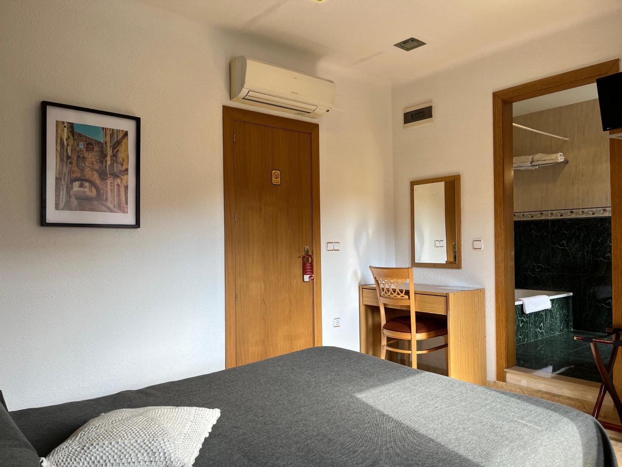 Hostal Tarres Anglés Room photo