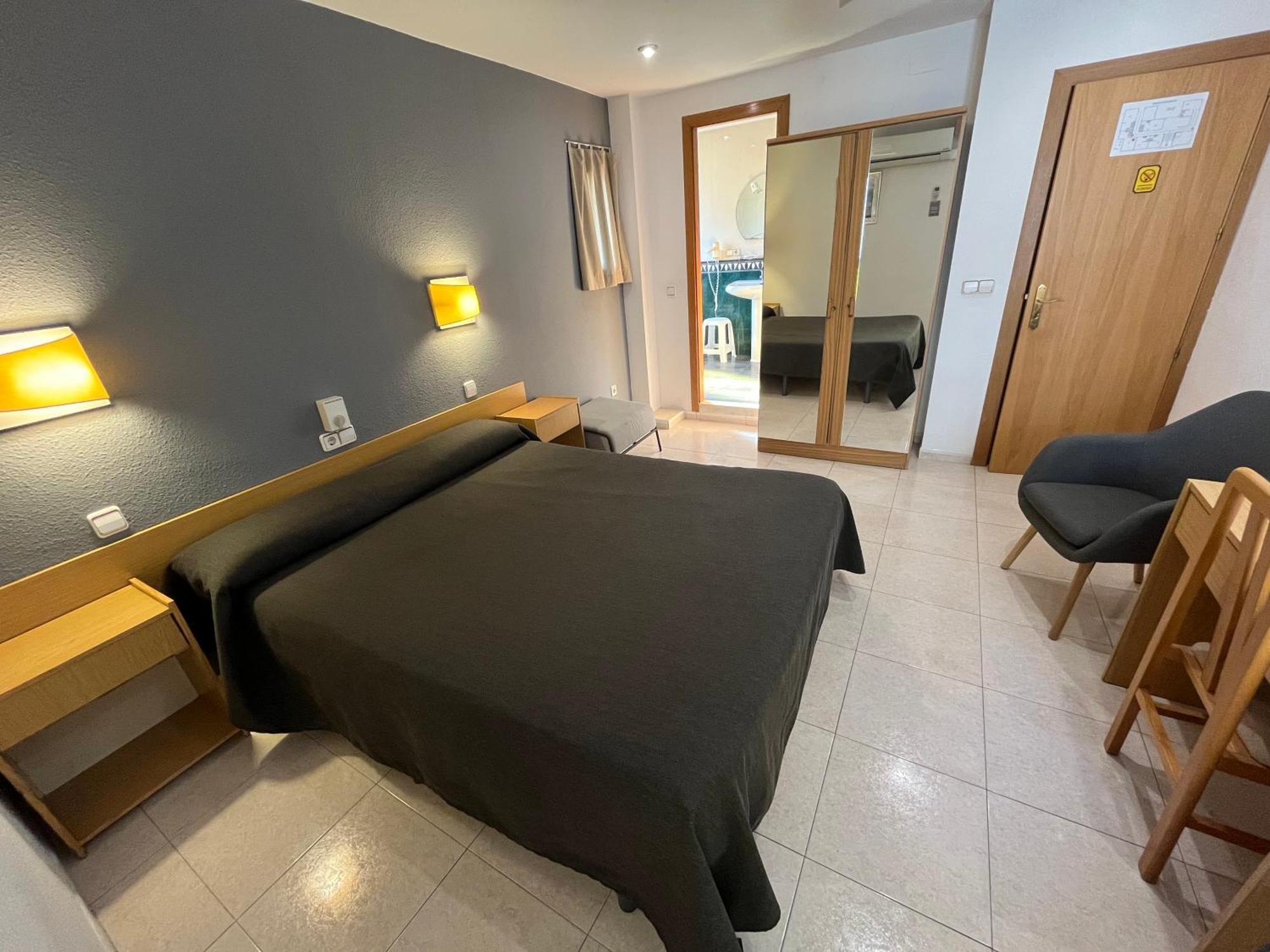 Hostal Tarres Anglés Room photo