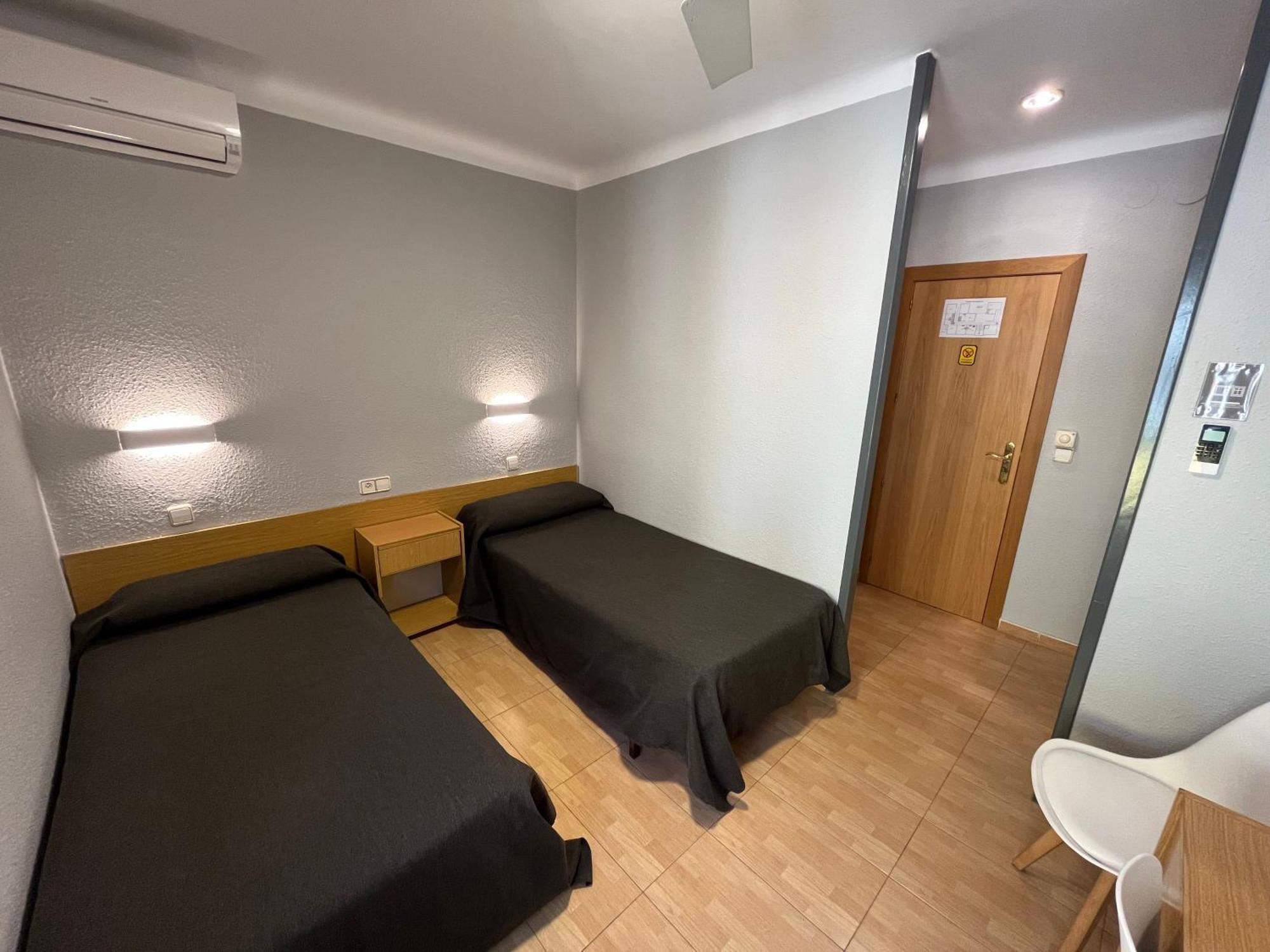 Hostal Tarres Anglés Room photo
