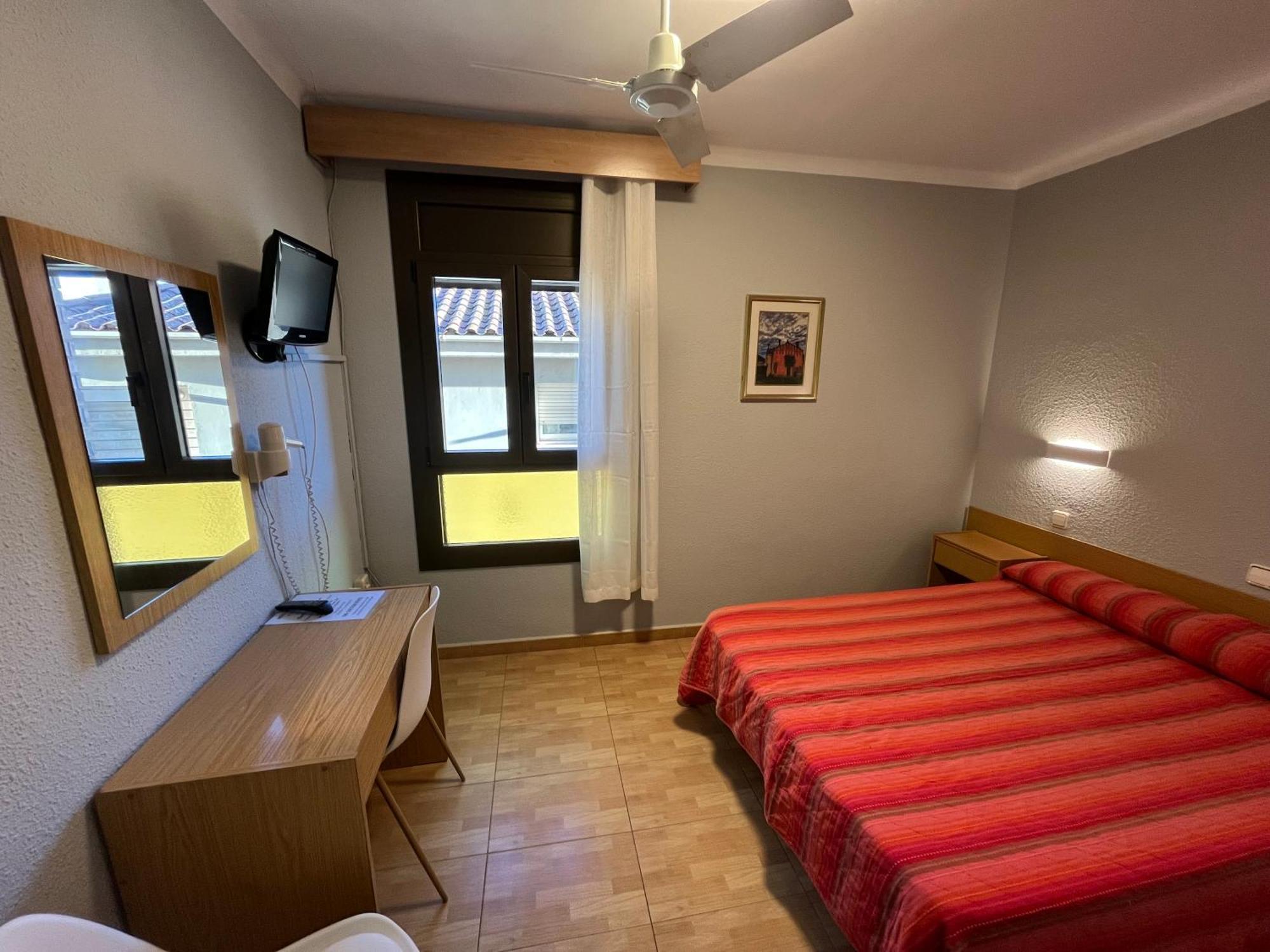 Hostal Tarres Anglés Room photo
