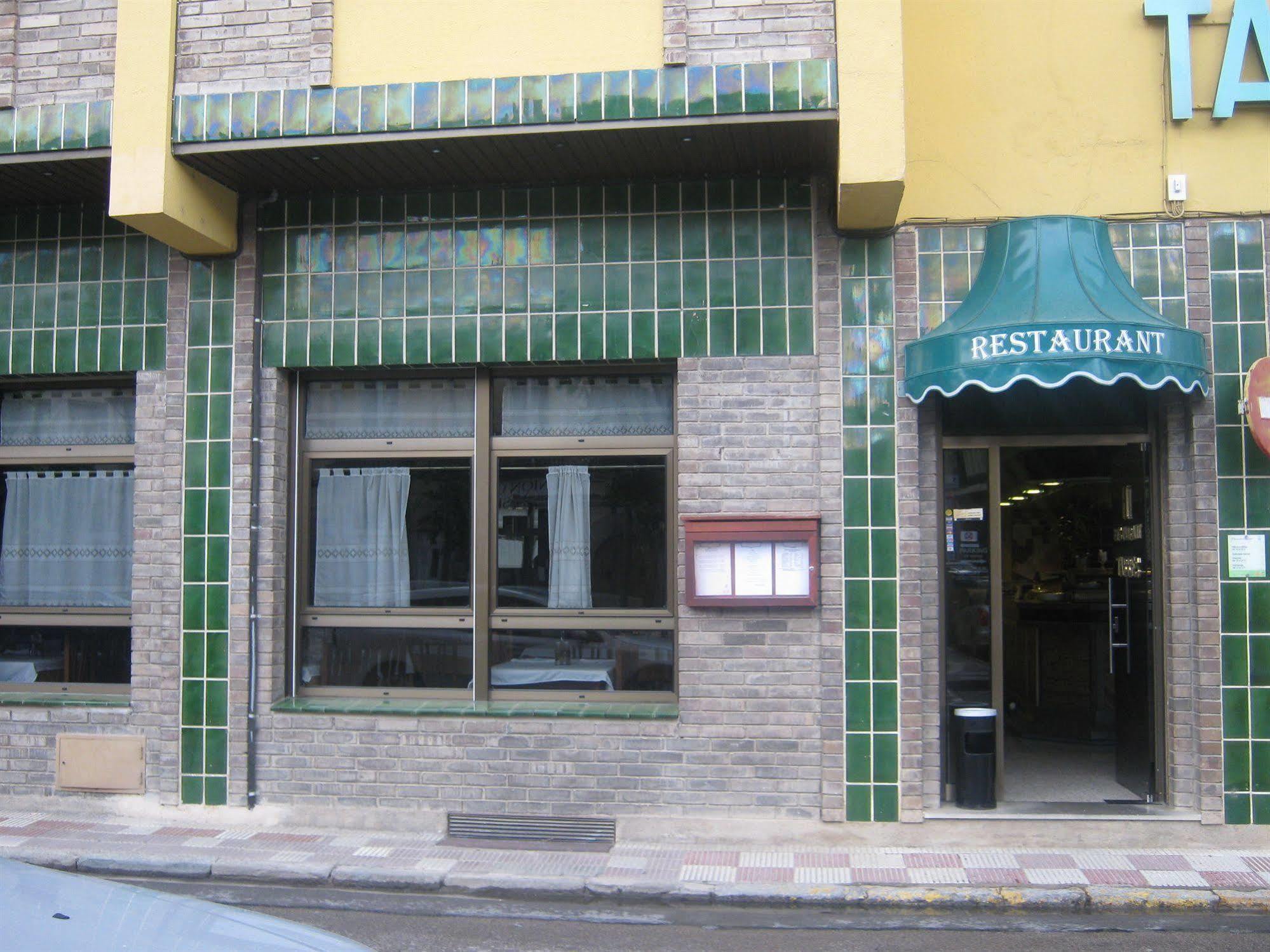 Hostal Tarres Anglés Exterior photo